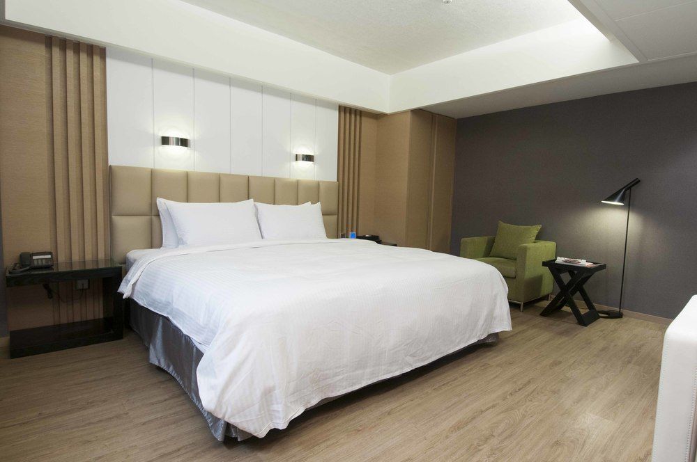 The Cloud Hotel Каосюн Екстериор снимка