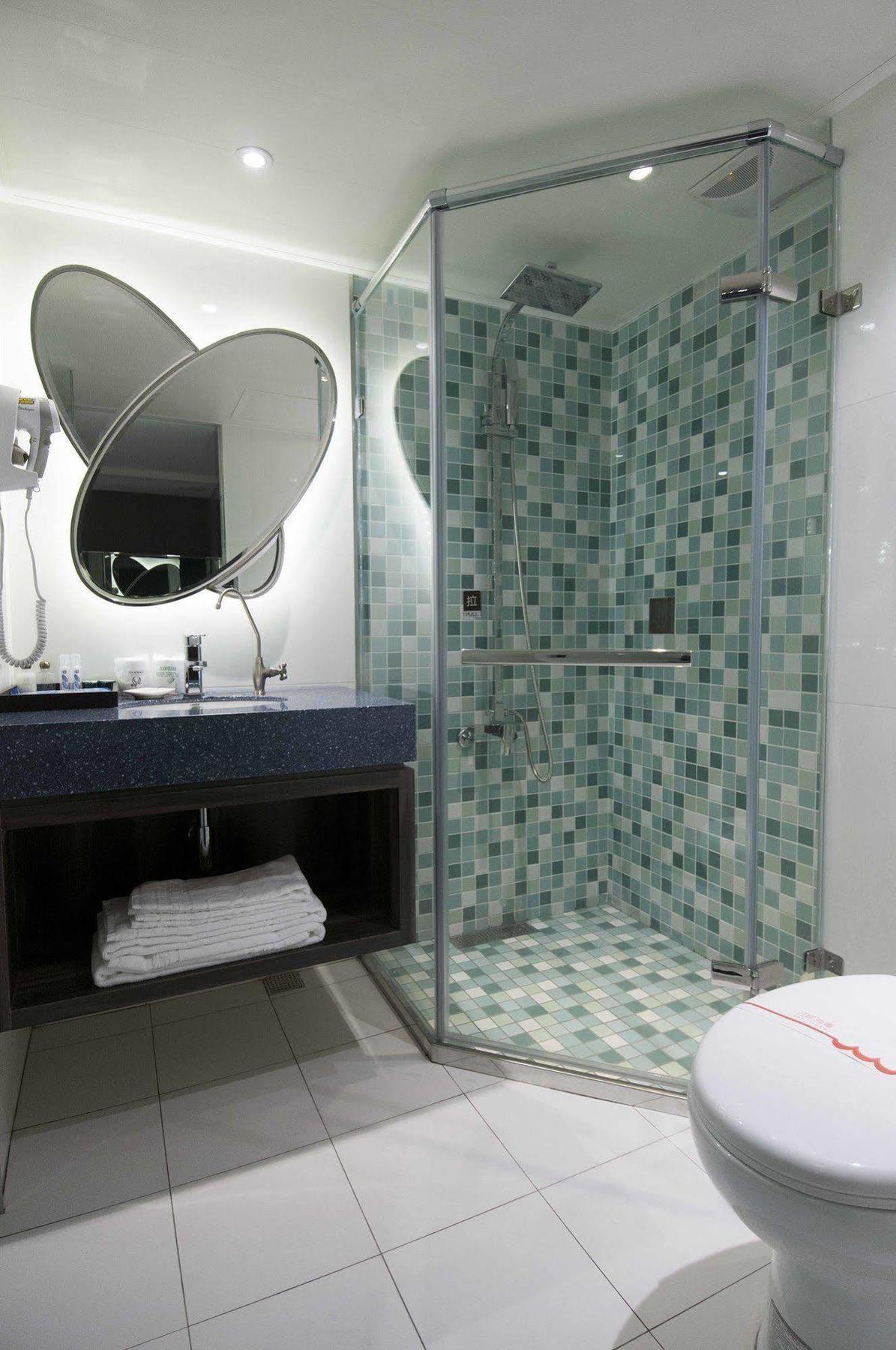 The Cloud Hotel Каосюн Екстериор снимка