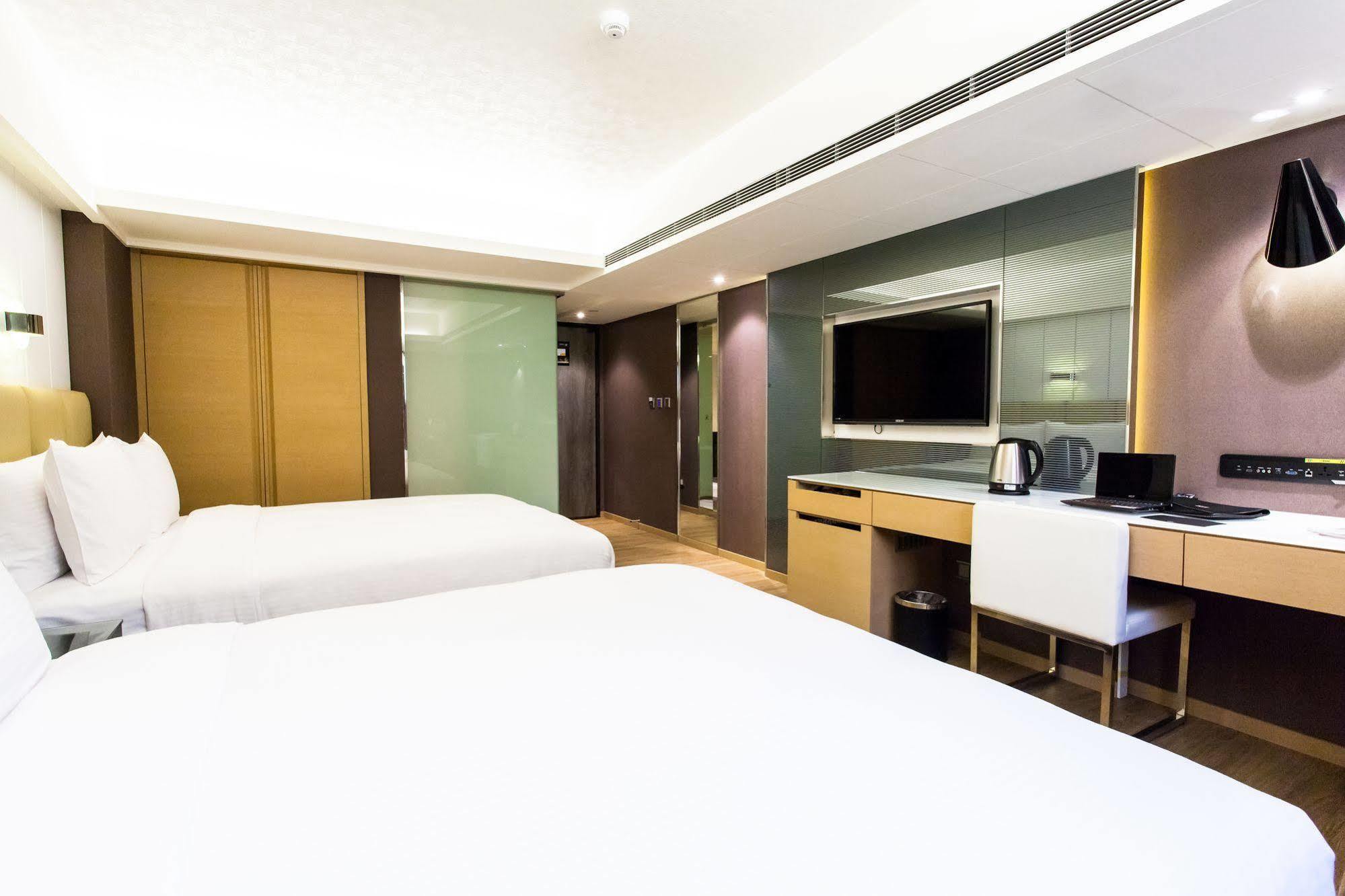 The Cloud Hotel Каосюн Екстериор снимка