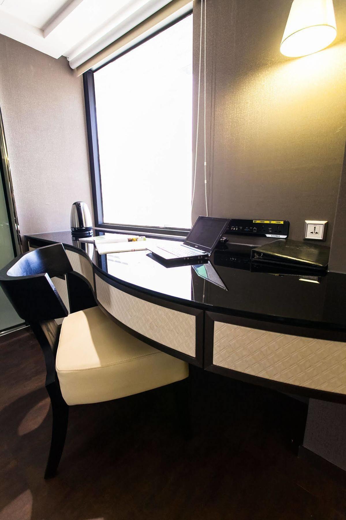 The Cloud Hotel Каосюн Екстериор снимка